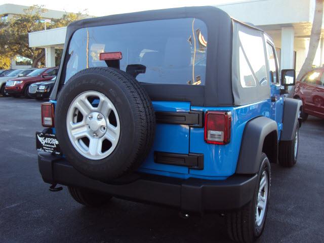 Jeep Wrangler 2011 photo 2