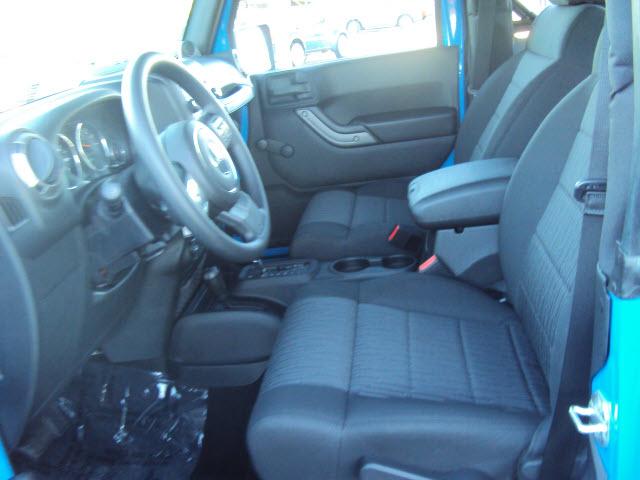 Jeep Wrangler 2011 photo 3