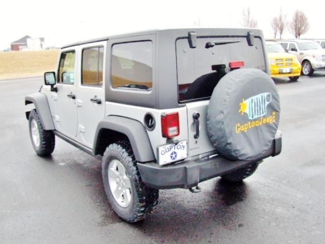 Jeep Wrangler 2011 photo 2
