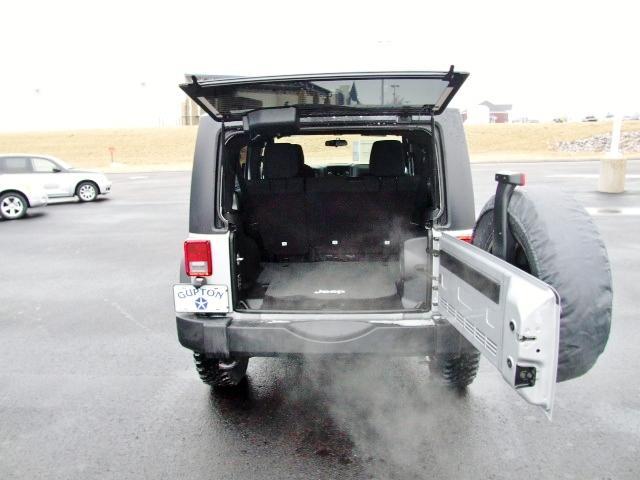 Jeep Wrangler 2011 photo 3