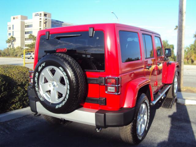 Jeep Wrangler 2011 photo 2