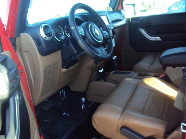 Jeep Wrangler 2011 photo 3