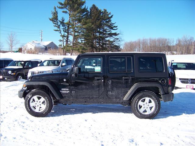 Jeep Wrangler 2011 photo 1