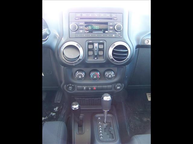 Jeep Wrangler 2011 photo 4