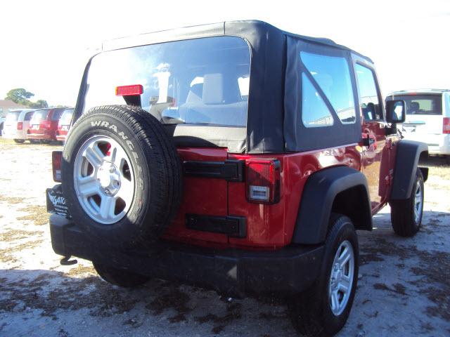 Jeep Wrangler 2011 photo 2