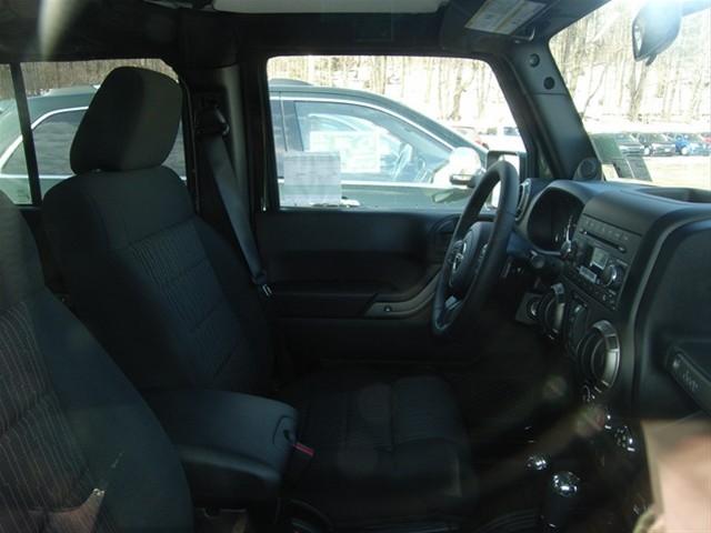 Jeep Wrangler 2011 photo 3