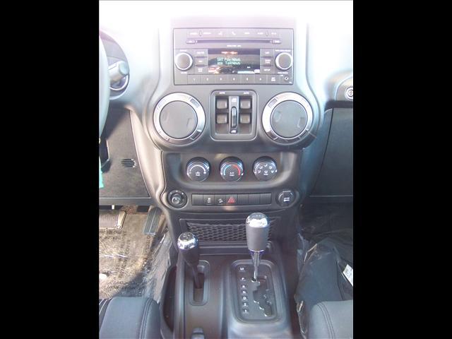 Jeep Wrangler 2011 photo 4