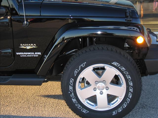 Jeep Wrangler 2011 photo 2