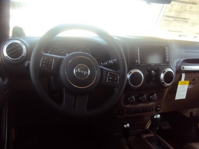 Jeep Wrangler 2011 photo 3