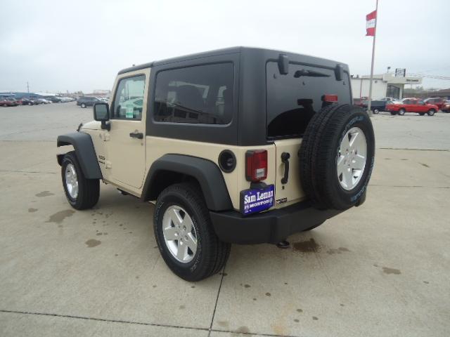 Jeep Wrangler 2011 photo 2