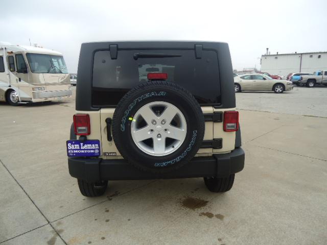 Jeep Wrangler 2011 photo 5