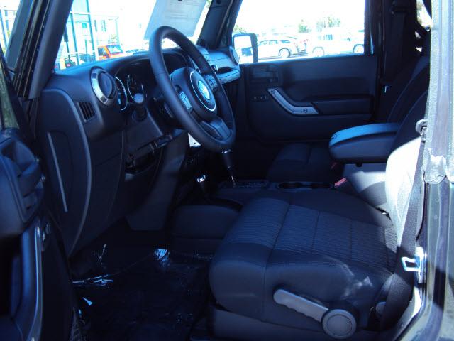 Jeep Wrangler 2011 photo 3