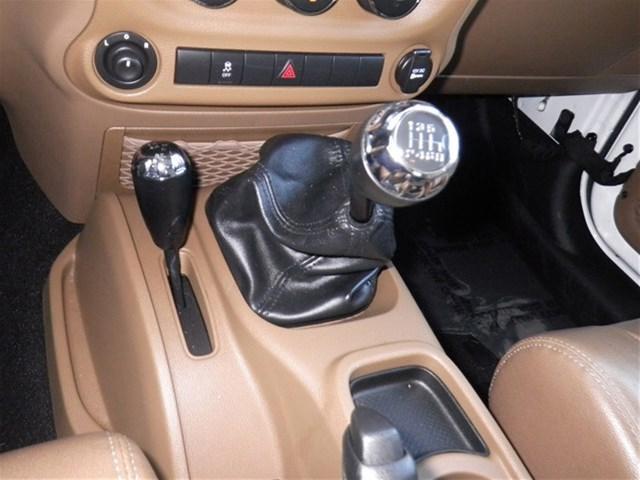 Jeep Wrangler 2011 photo 1