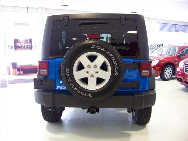 Jeep Wrangler 2011 photo 3
