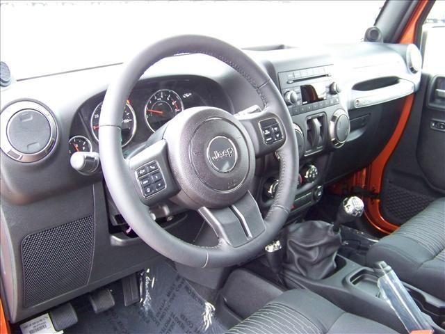 Jeep Wrangler 2011 photo 4