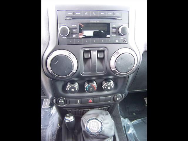 Jeep Wrangler 2011 photo 5