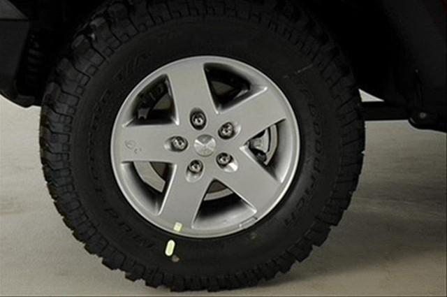 Jeep Wrangler 2011 photo 2
