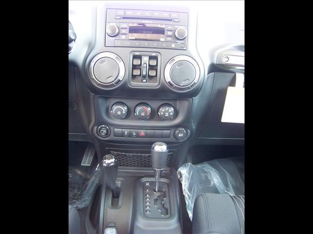 Jeep Wrangler 2011 photo 4