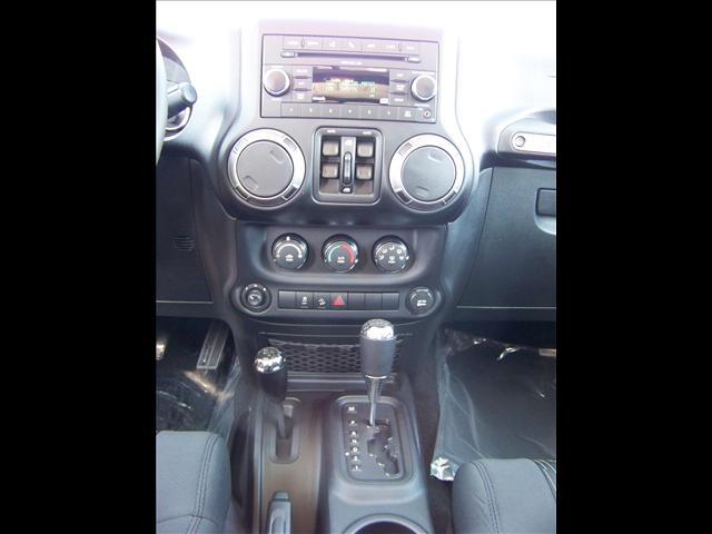 Jeep Wrangler 2011 photo 4