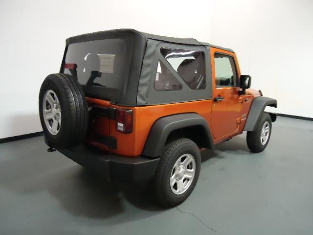Jeep Wrangler 2011 photo 1
