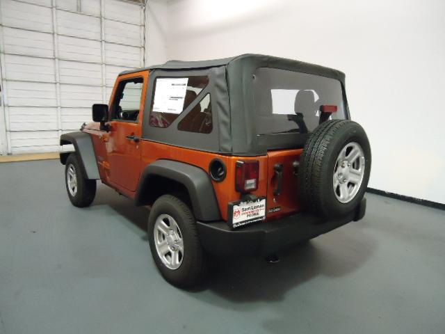 Jeep Wrangler 2011 photo 2