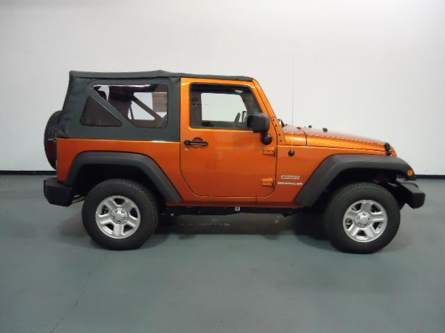 Jeep Wrangler 2011 photo 4