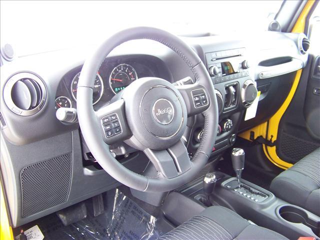 Jeep Wrangler 2011 photo 4