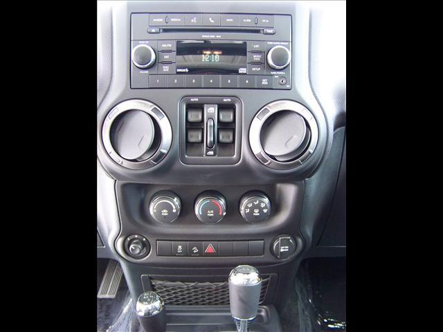 Jeep Wrangler 2011 photo 5