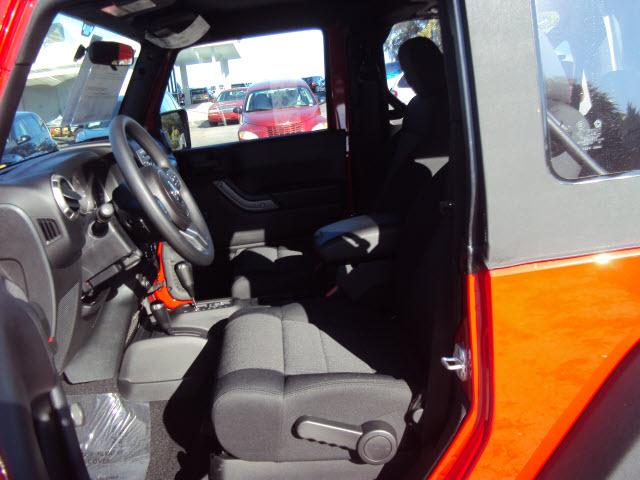 Jeep Wrangler 2011 photo 3
