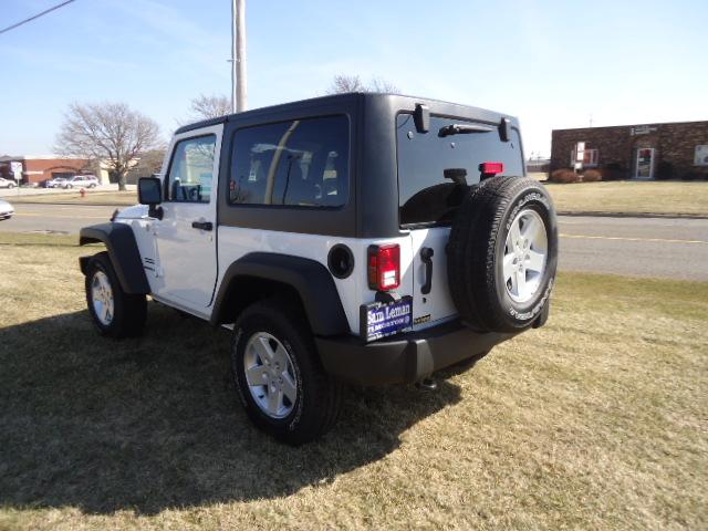 Jeep Wrangler 2011 photo 2