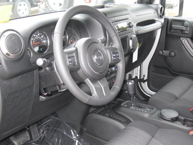 Jeep Wrangler 2011 photo 1