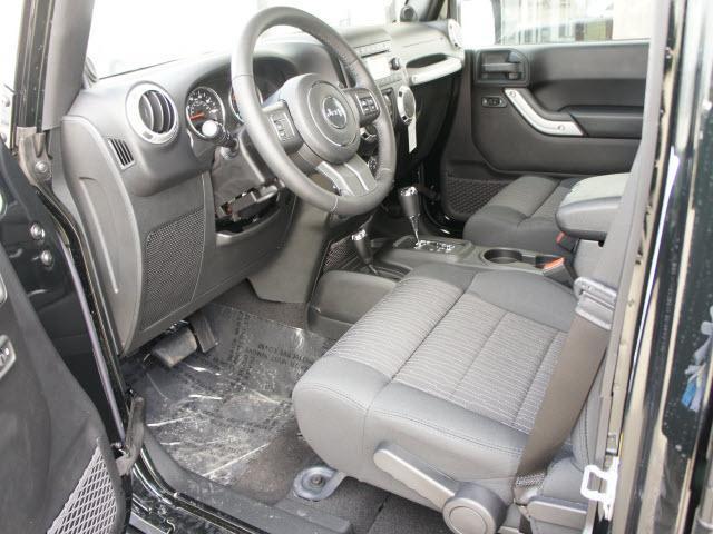 Jeep Wrangler 2012 photo 2