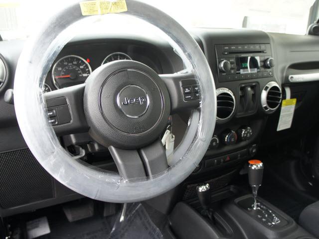 Jeep Wrangler 2012 photo 2