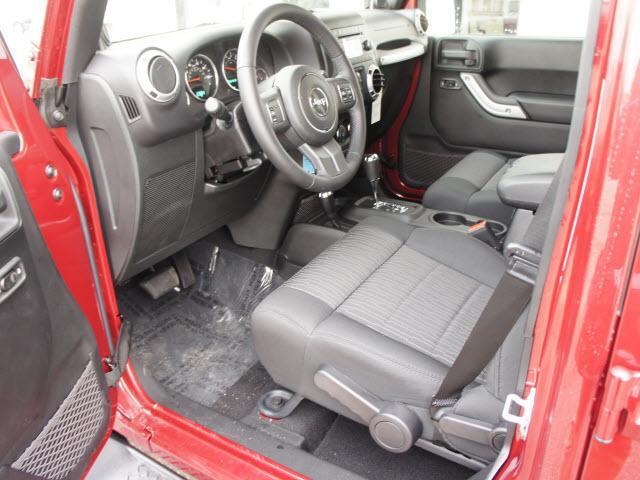 Jeep Wrangler 2012 photo 2