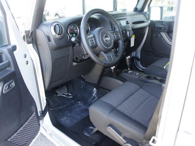 Jeep Wrangler 2012 photo 2