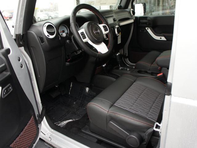 Jeep Wrangler 2012 photo 2