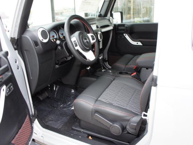 Jeep Wrangler 2012 photo 2