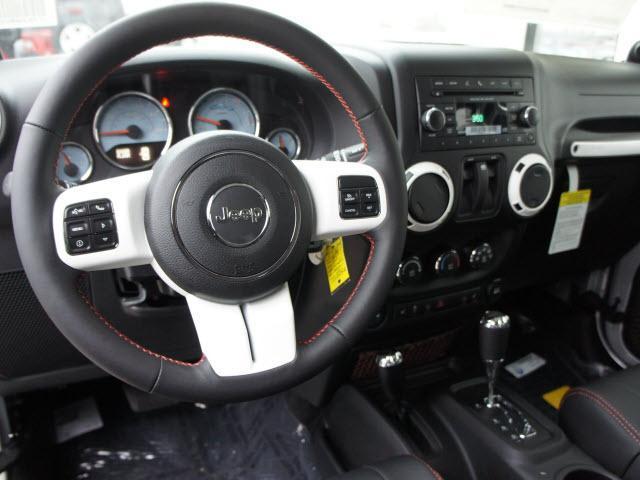 Jeep Wrangler 2012 photo 3