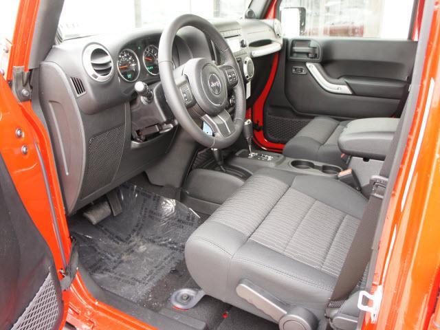 Jeep Wrangler 2012 photo 2