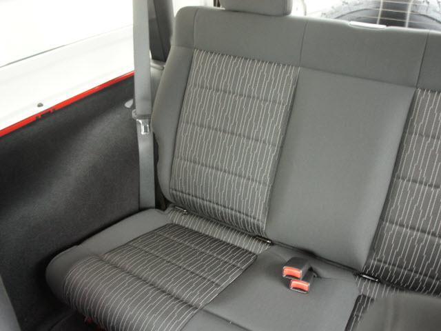 Jeep Wrangler 2012 photo 3