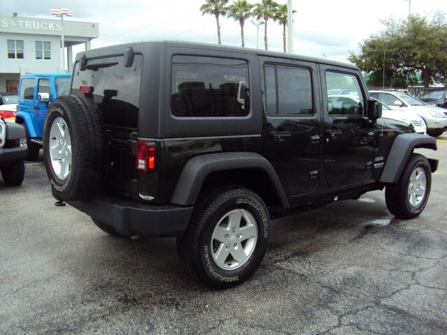 Jeep Wrangler 2012 photo 2