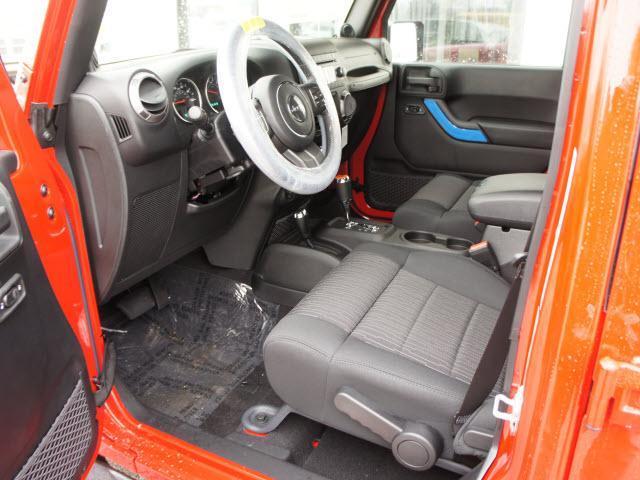 Jeep Wrangler 2012 photo 2