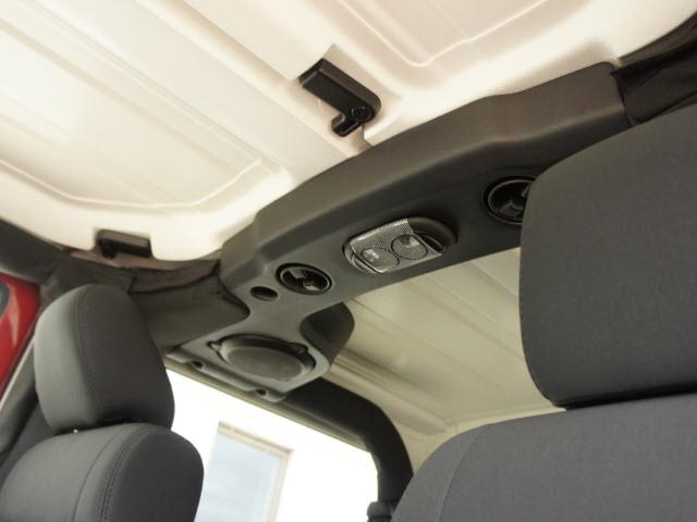 Jeep Wrangler 2012 photo 1