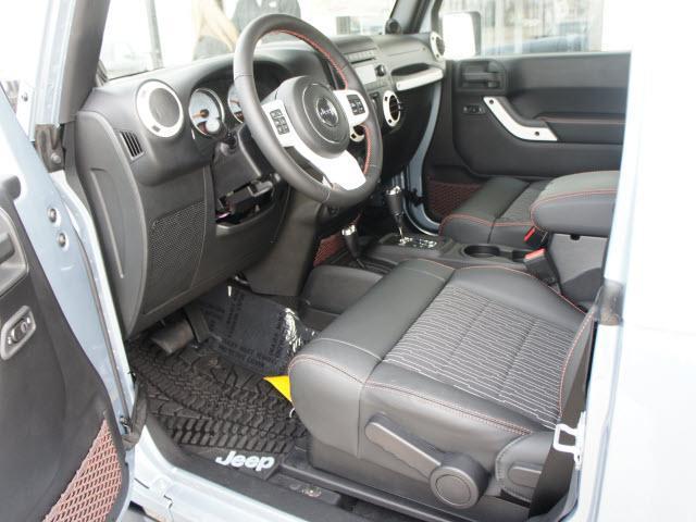 Jeep Wrangler 2012 photo 2
