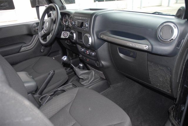 Jeep Wrangler 2013 photo 4