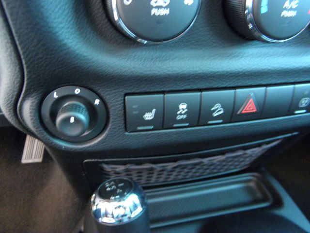 Jeep Wrangler 2013 photo 41