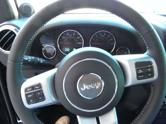 Jeep Wrangler 2013 photo 69