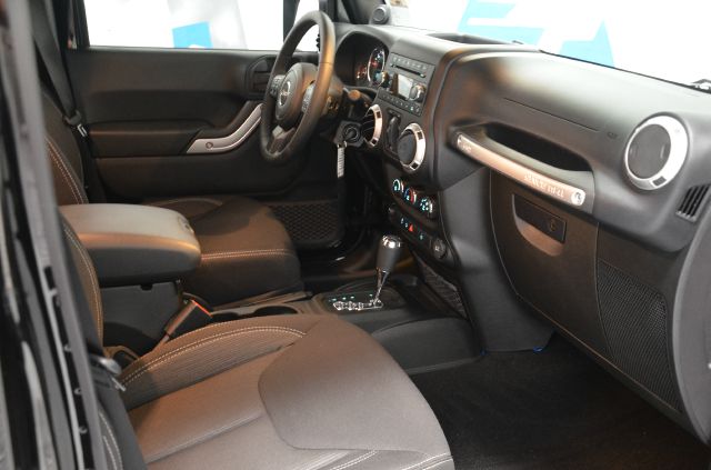 Jeep Wrangler 2013 photo 17