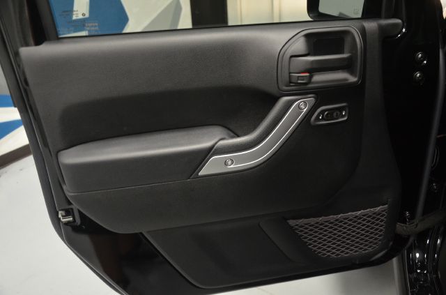 Jeep Wrangler 2013 photo 19