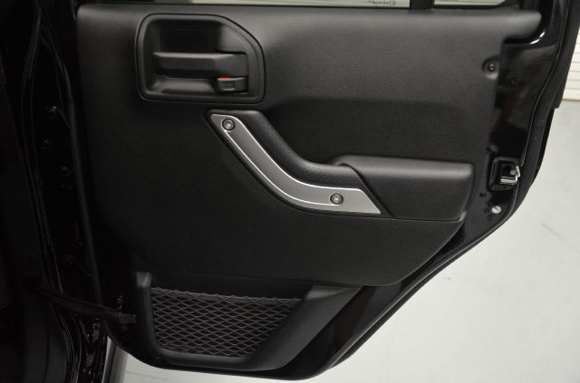 Jeep Wrangler 2013 photo 20